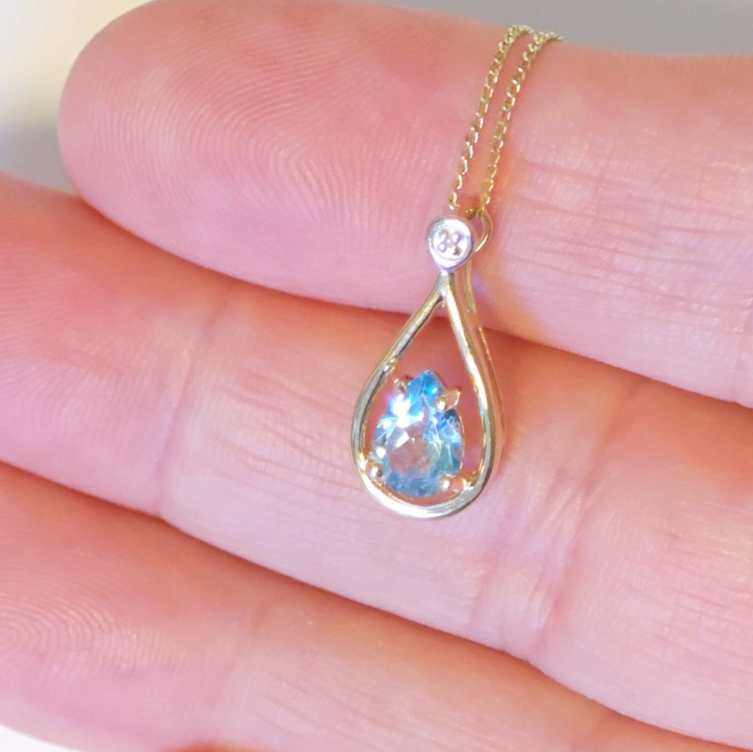 9ct Topaz Necklace Yellow Gold 0.77ct Blue Pear Natural Gemstone