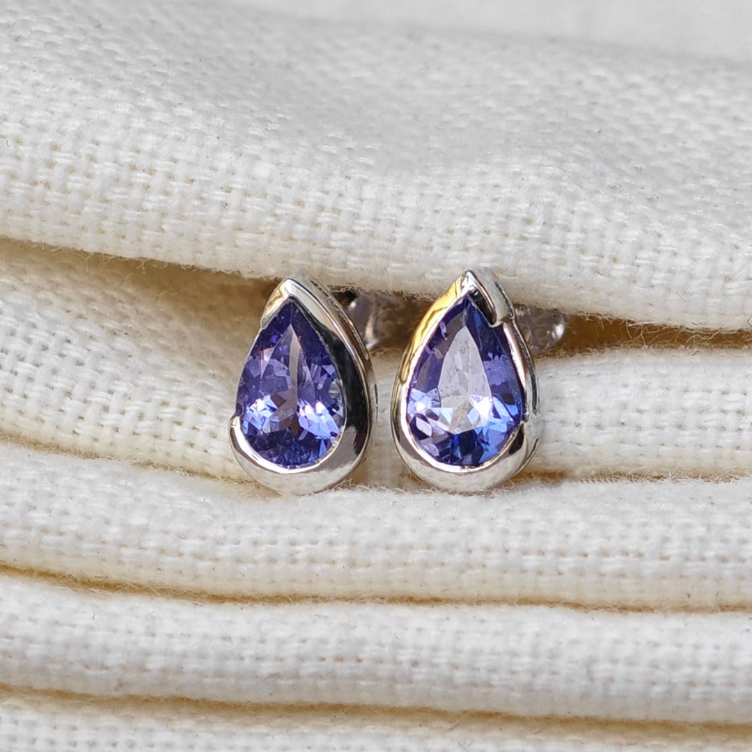 18ct Tanzanite Stud Earrings White Gold Natural Blue Gemstones