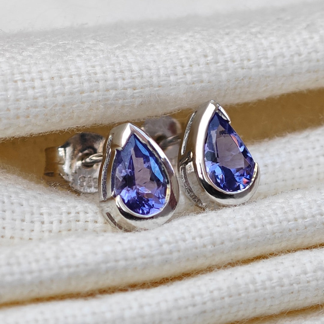 18ct Tanzanite Stud Earrings White Gold Natural Blue Gemstones