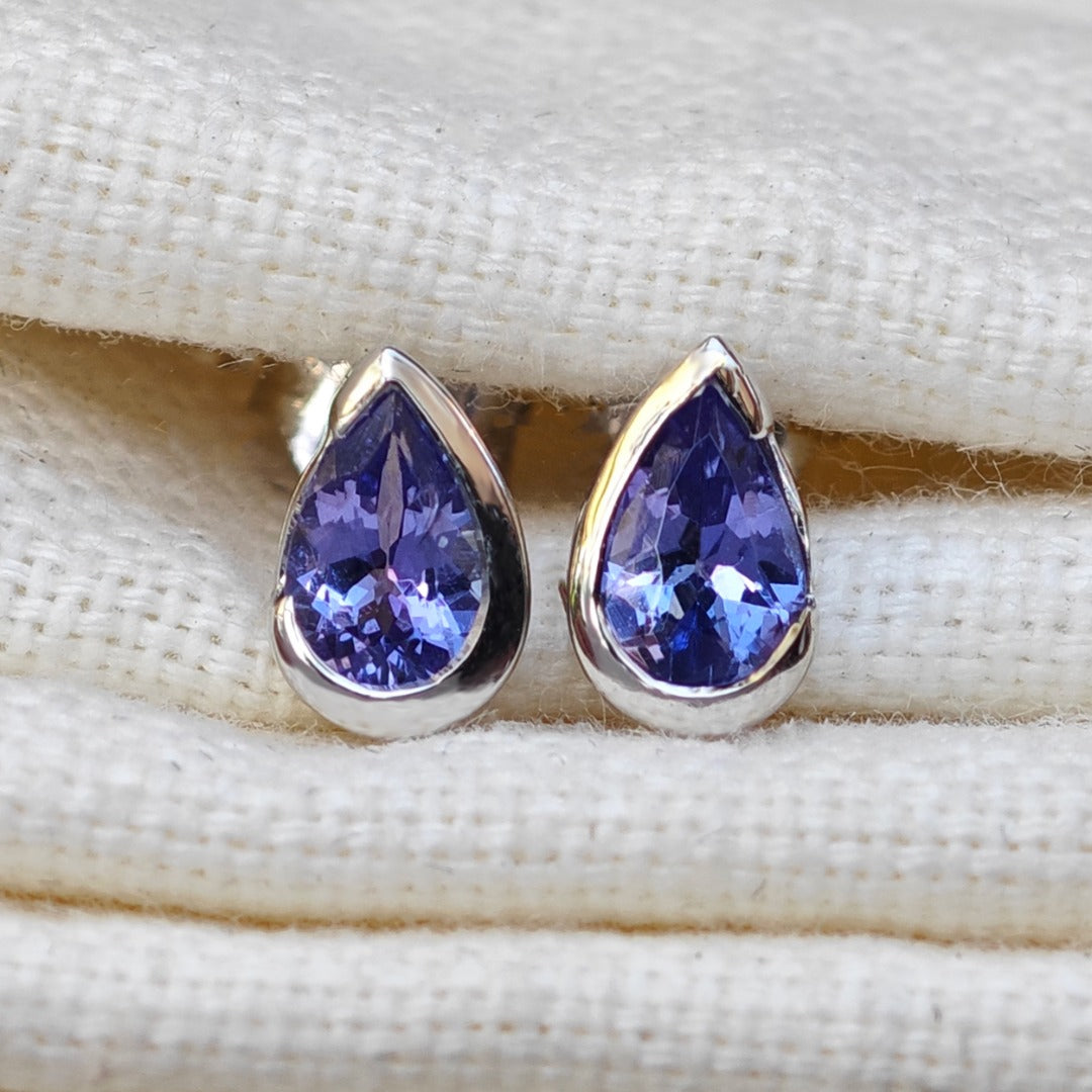 18ct Tanzanite Stud Earrings White Gold Natural Blue Gemstones