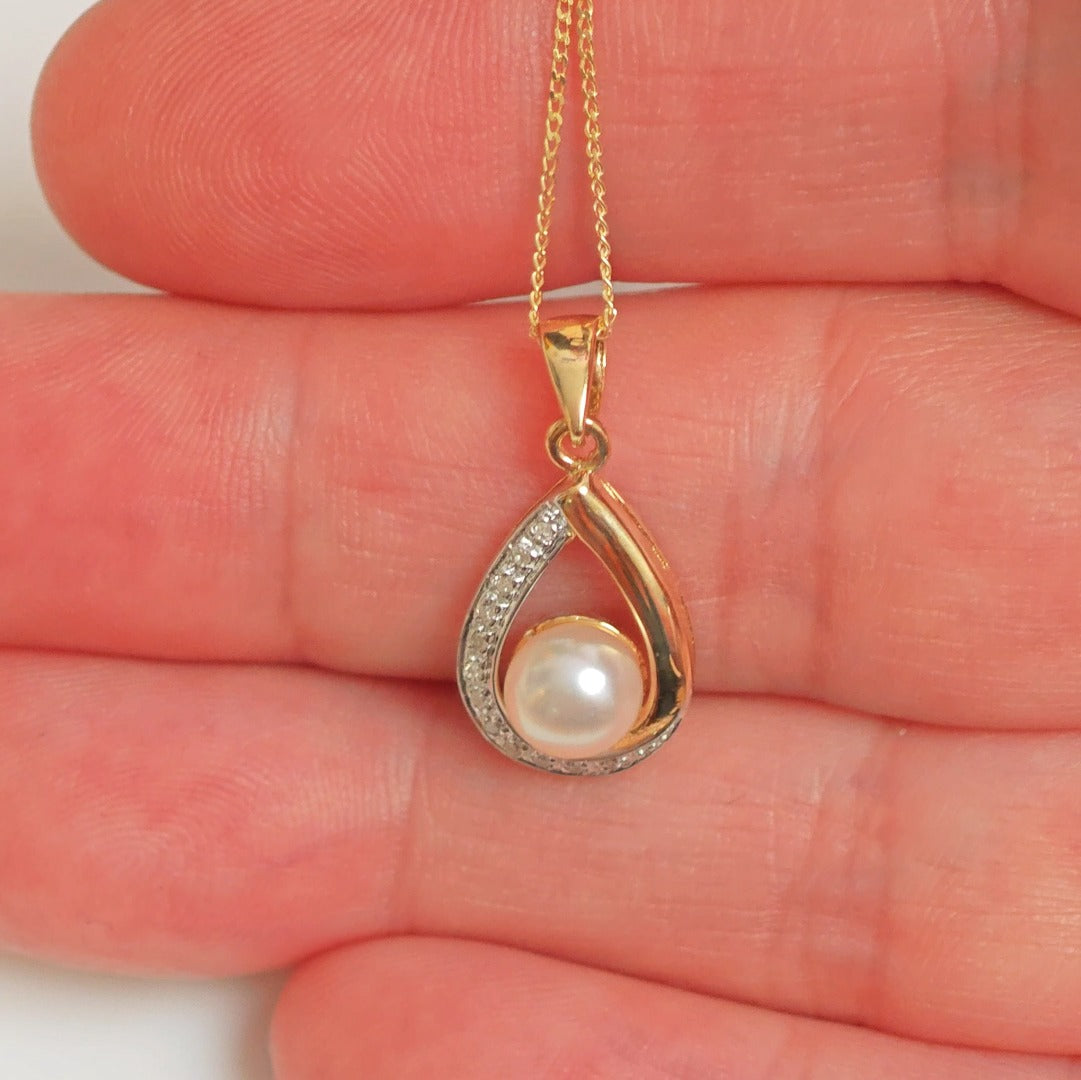 9ct Pearl Necklace Yellow Gold Diamond White Round Natural Gemstone