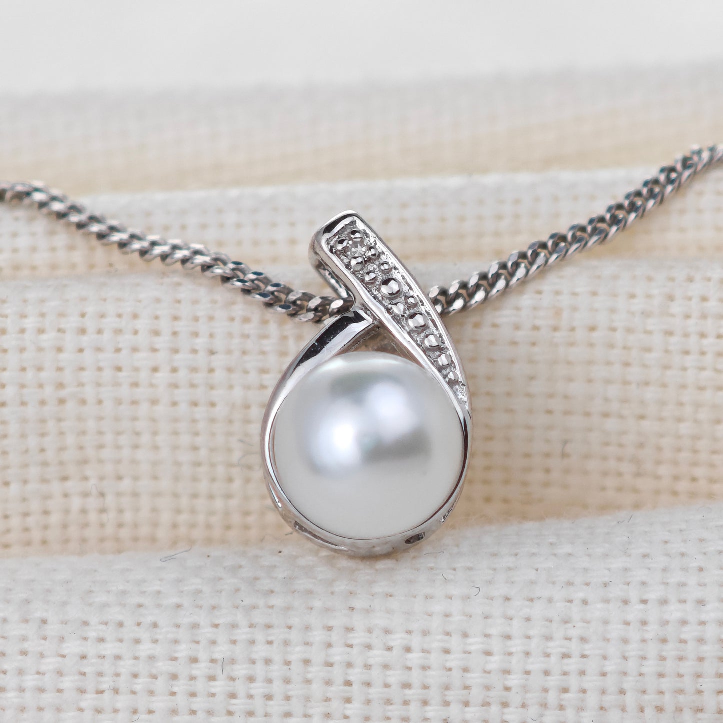 Silver Diamond Necklace Pearl 18'' Chain
