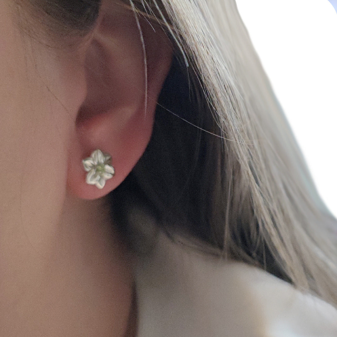 Peridot Flower Earrings 0.14ct Daffodil Green Studs Silver August Birthstone