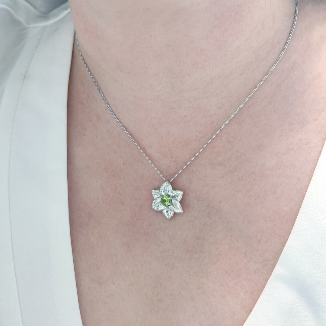 Peridot Flower Pendant Sterling Silver Model