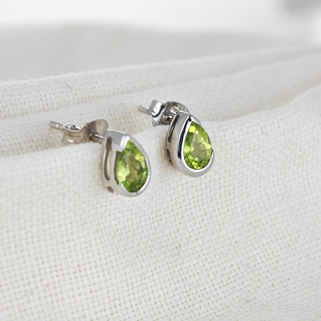 Natural Green Peridot minamilist pear Stud Earrings