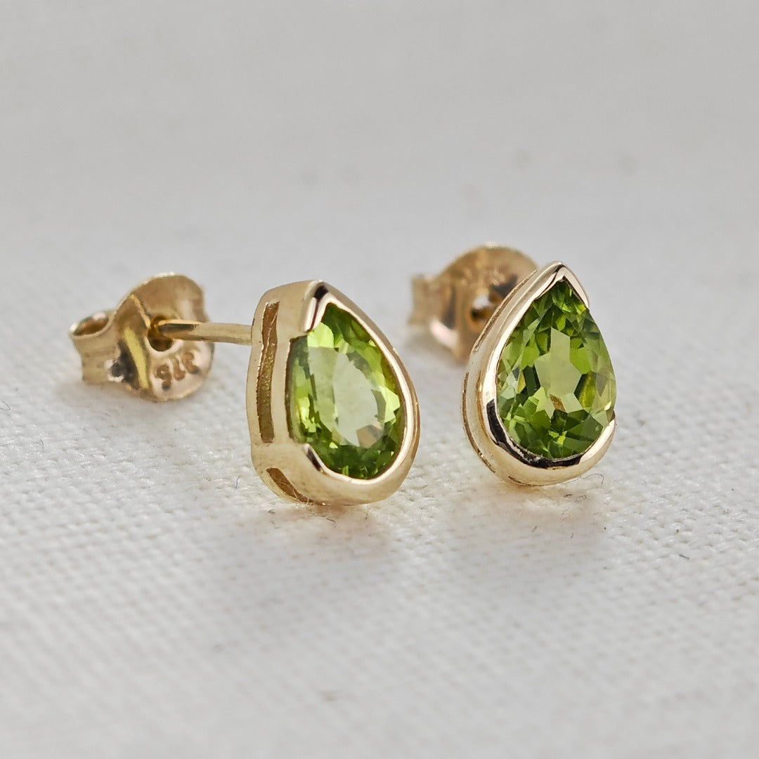 9ct Gold Peridot Earrings Green Studs Solitaire