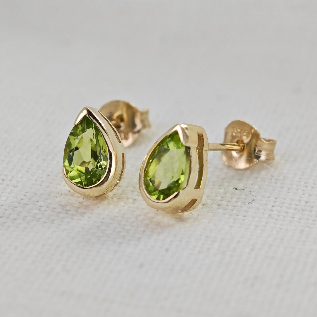 9ct Gold Peridot Earrings Green Studs Solitaire