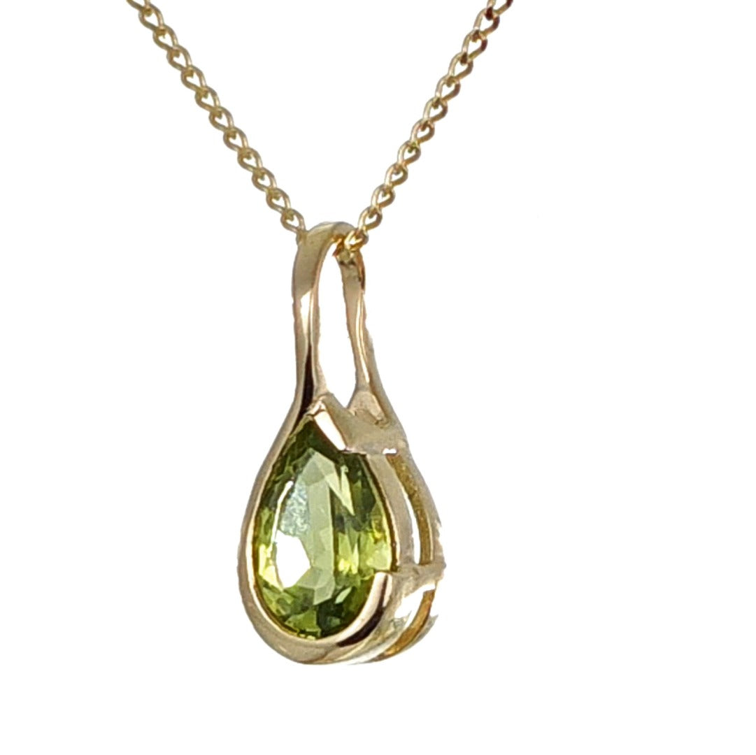 9ct Gold Peridot Pendant Green Pear Solitaire