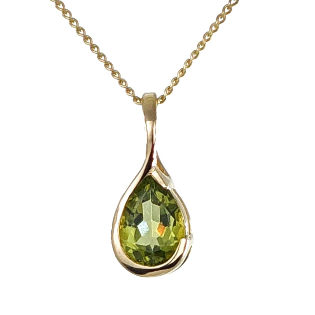 9ct Gold Peridot Pendant Green Pear Solitaire