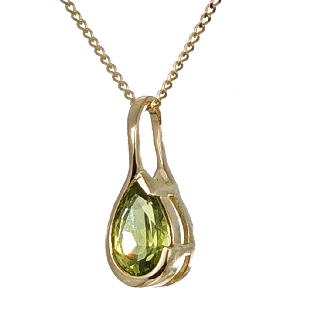 9ct Gold Peridot Pendant Green Pear Solitaire