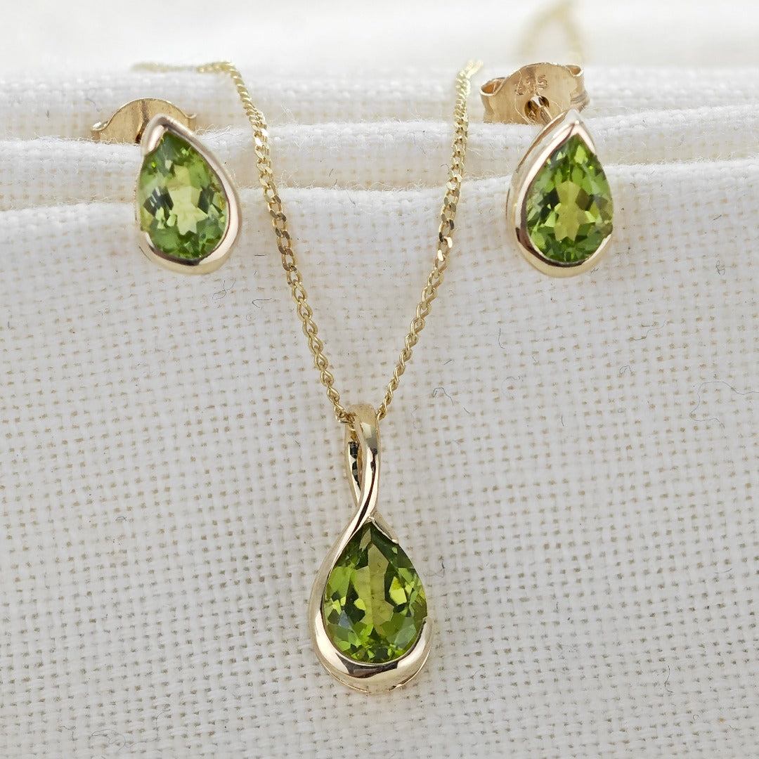 9ct Gold Peridot Set Earrings Pendant Green Pear Solitaire