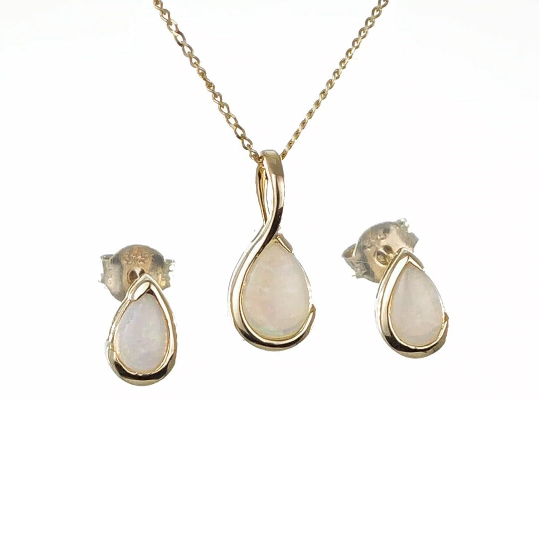 Elegant 9ct Gold Opal Necklace and Stud Earrings Set