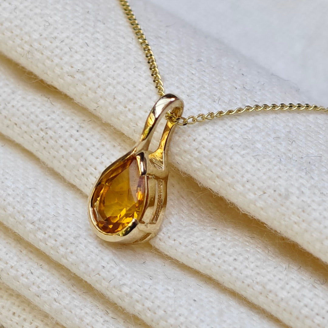 Citrine Pendant 9ct Yellow Gold Infinity Loop