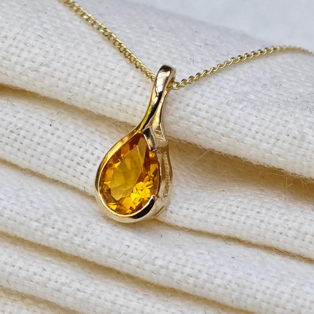 Citrine Pendant 9ct Yellow Gold Infinity Loop