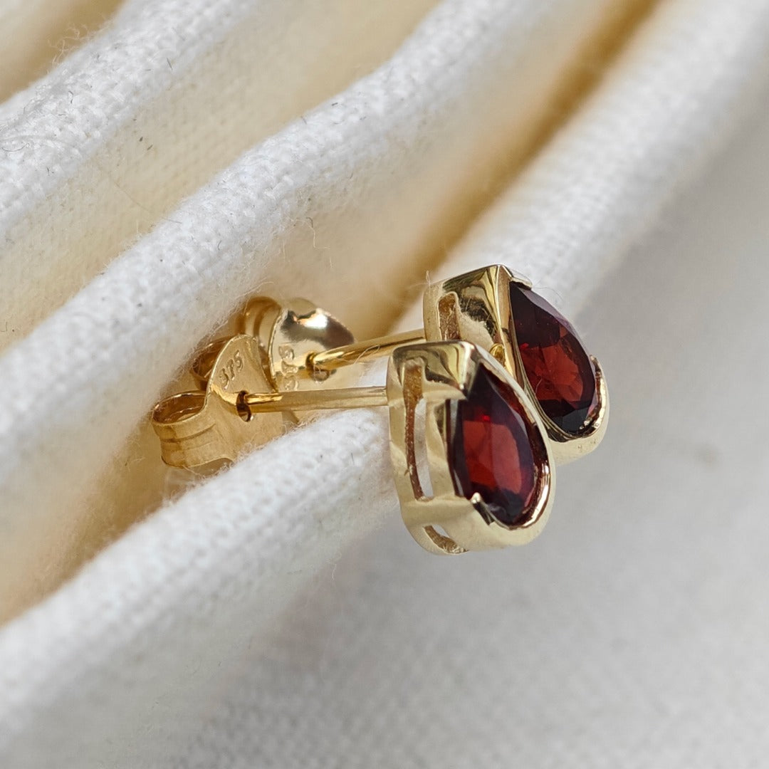 9ct Yellow Gold Garnet Earrings Red Natural Gemstone Studs