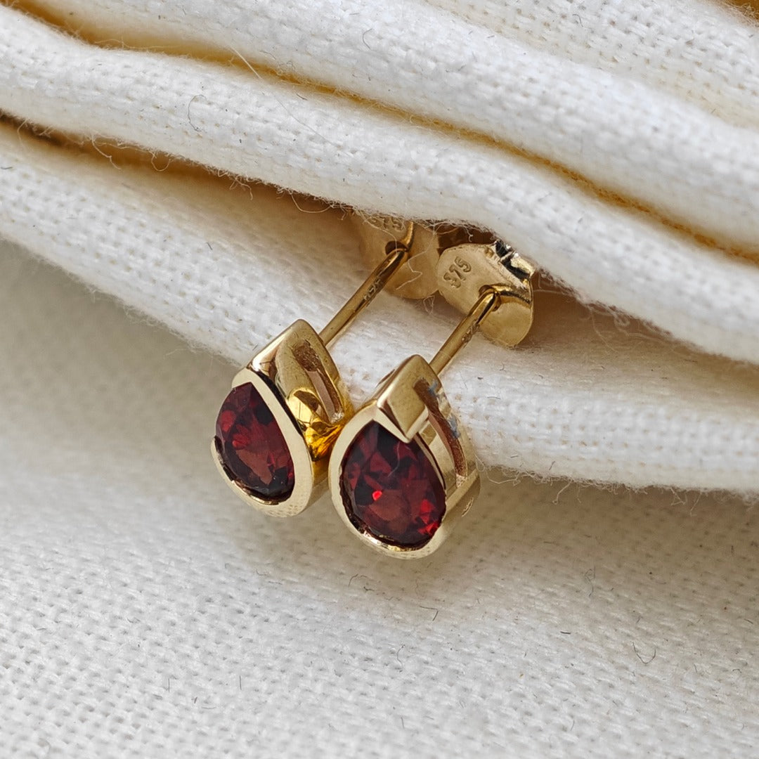 9ct Yellow Gold Garnet Earrings Red Natural Gemstone Studs