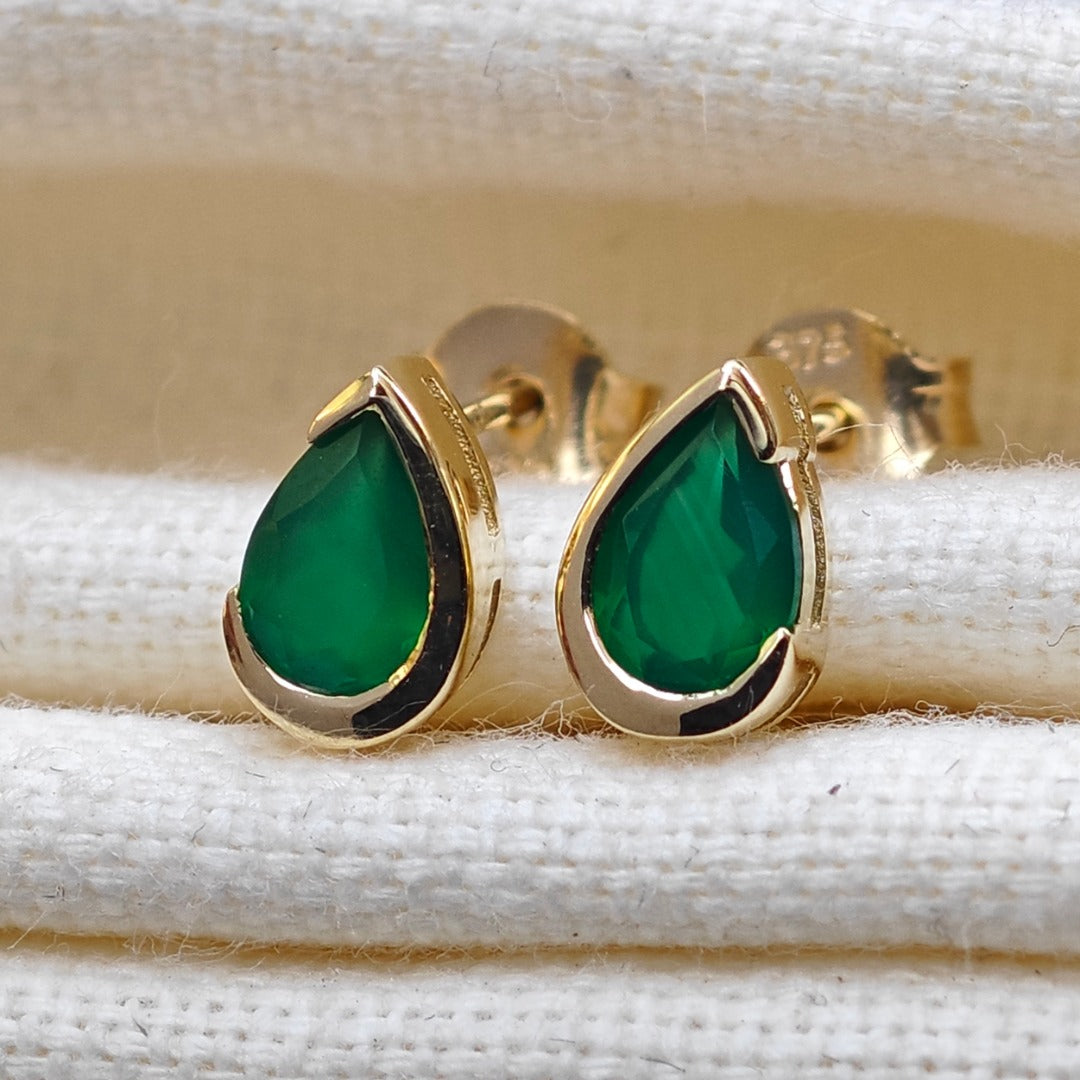 Green Onyx Earrings 9ct Yellow Gold Studs Infinity Loop