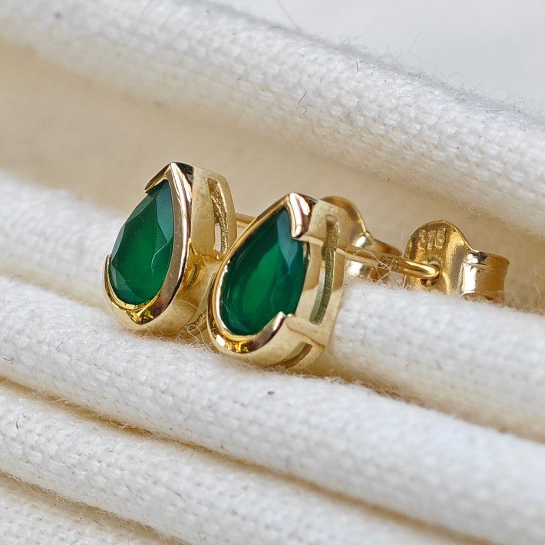 Green Onyx Earrings 9ct Yellow Gold Studs Infinity Loop