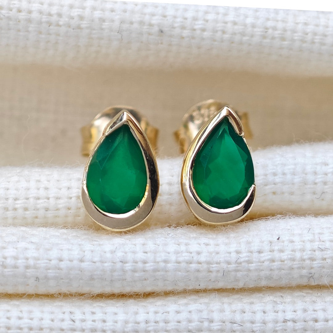 Green Onyx Earrings 9ct Yellow Gold Studs Infinity Loop