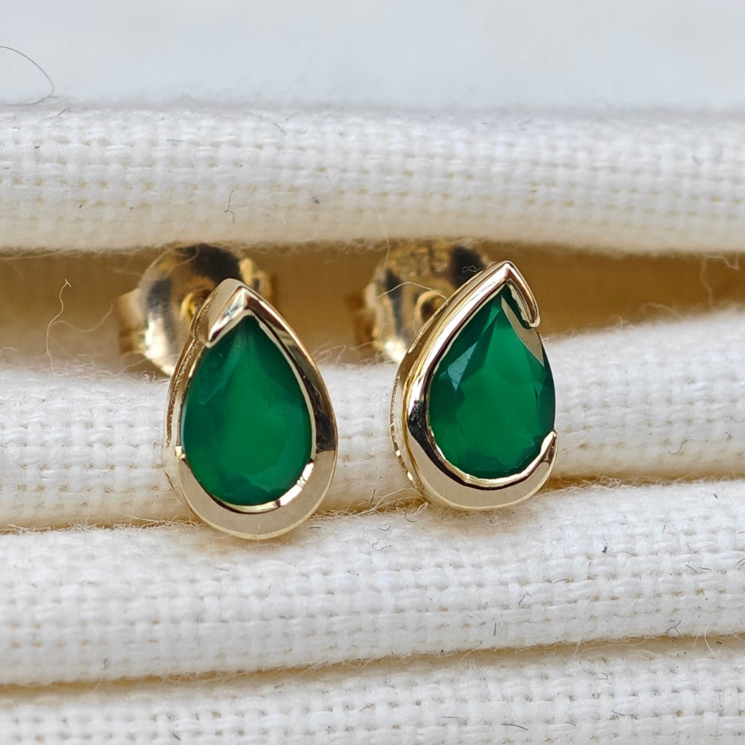 Green Onyx Earrings 9ct Yellow Gold Studs Infinity Loop