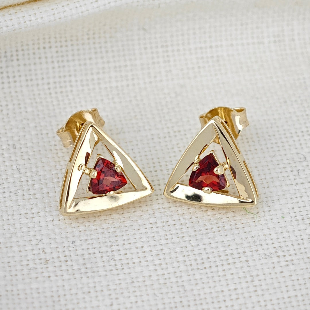 Garnet Earrings 9ct Yellow Gold Studs Studs Trillion