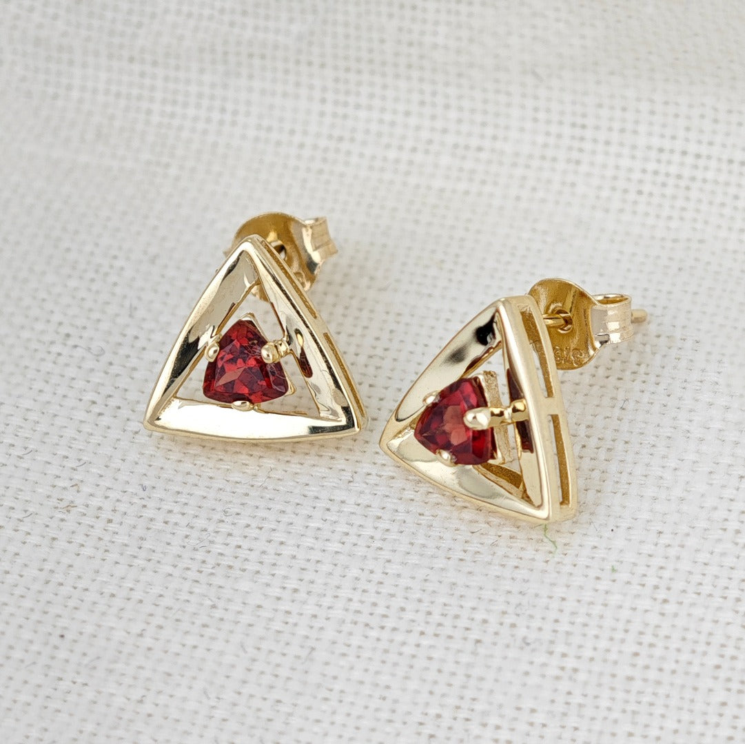 Garnet Earrings 9ct Yellow Gold Studs Studs Trillion