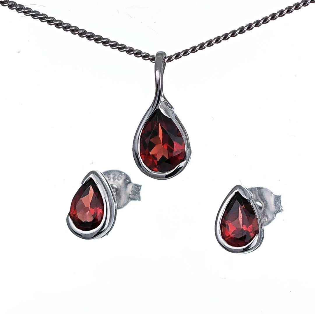 Sterling silver store garnet necklace