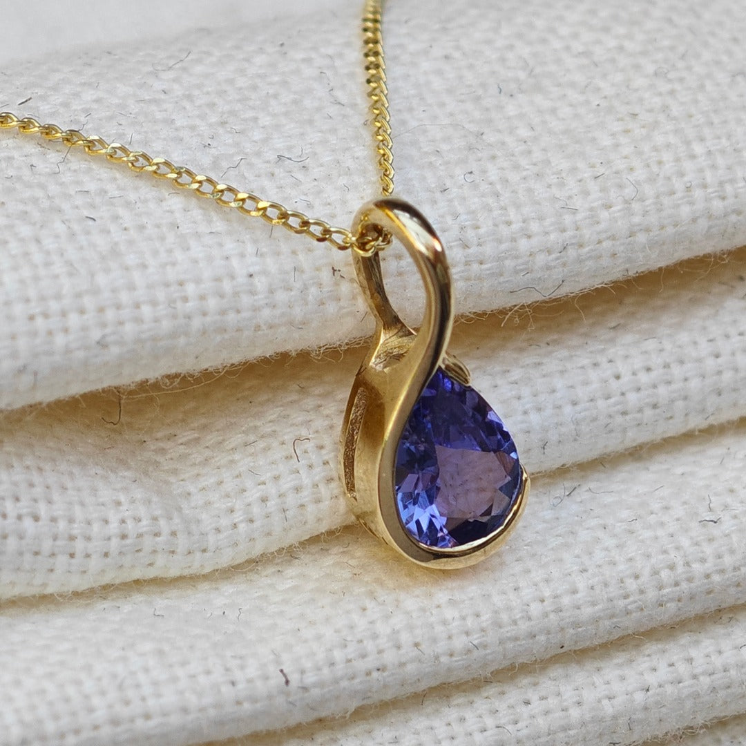 9ct Yellow Gold Tanzanite Necklace Infinity Loop Blue Natural Gemstone