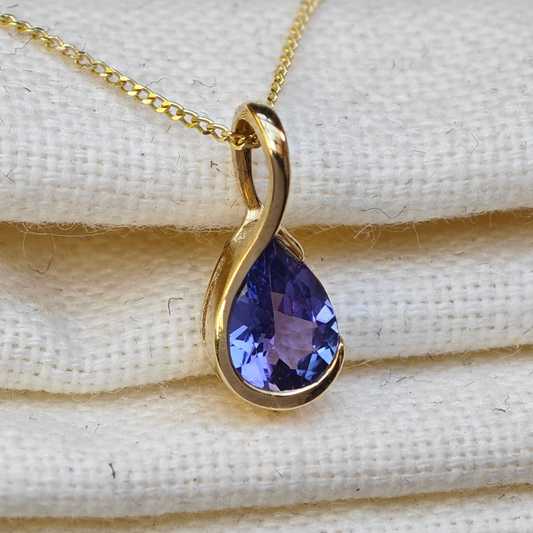 9ct Yellow Gold Tanzanite Necklace Infinity Loop Blue Natural Gemstone