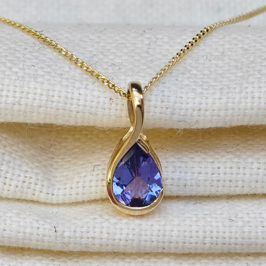 9ct Yellow Gold Tanzanite Necklace Infinity Loop Blue Natural Gemstone