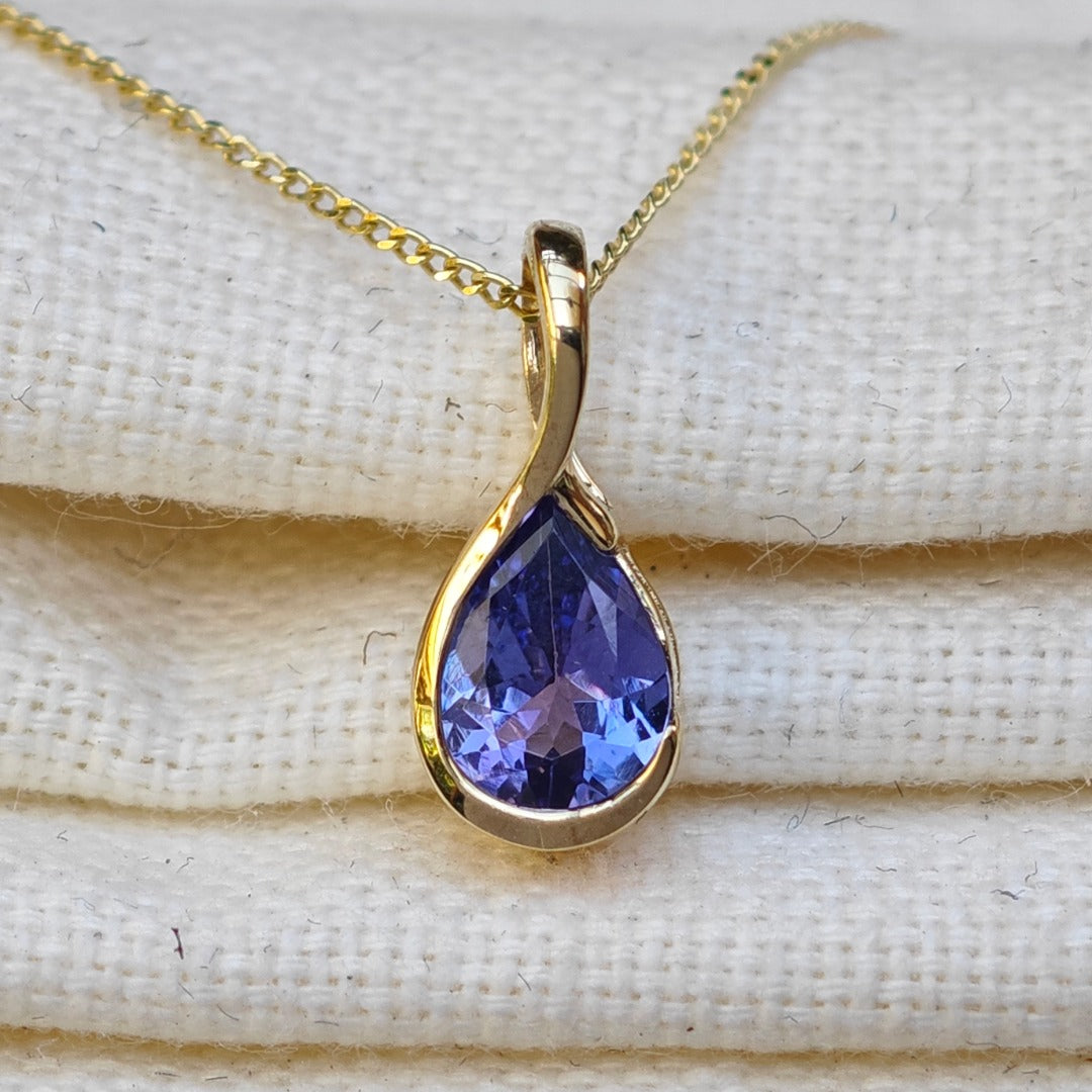 9ct Yellow Gold Tanzanite Necklace Infinity Loop Blue Natural Gemstone