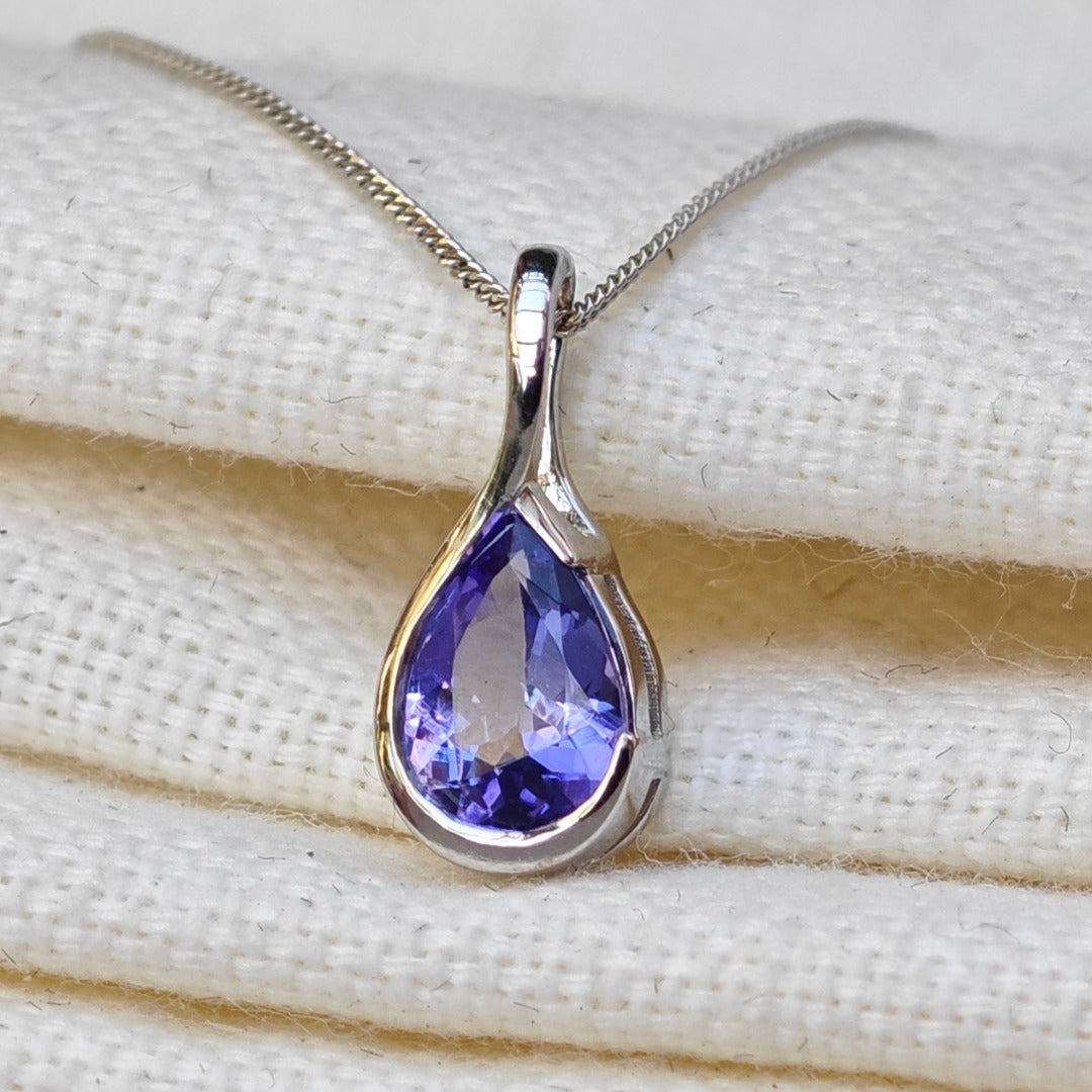 9ct White Gold Tanzanite Necklace Infinity Loop Natural Blue Gemstone