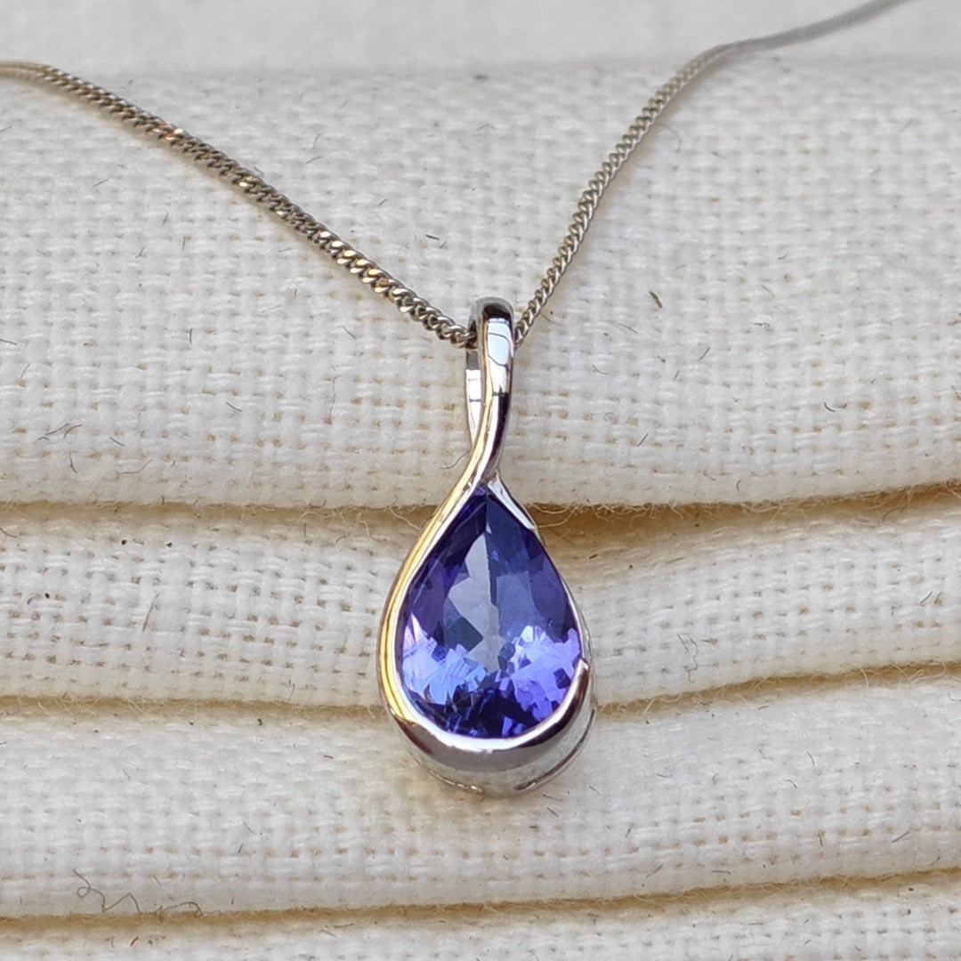 9ct White Gold Tanzanite Necklace Infinity Loop Natural Blue Gemstone