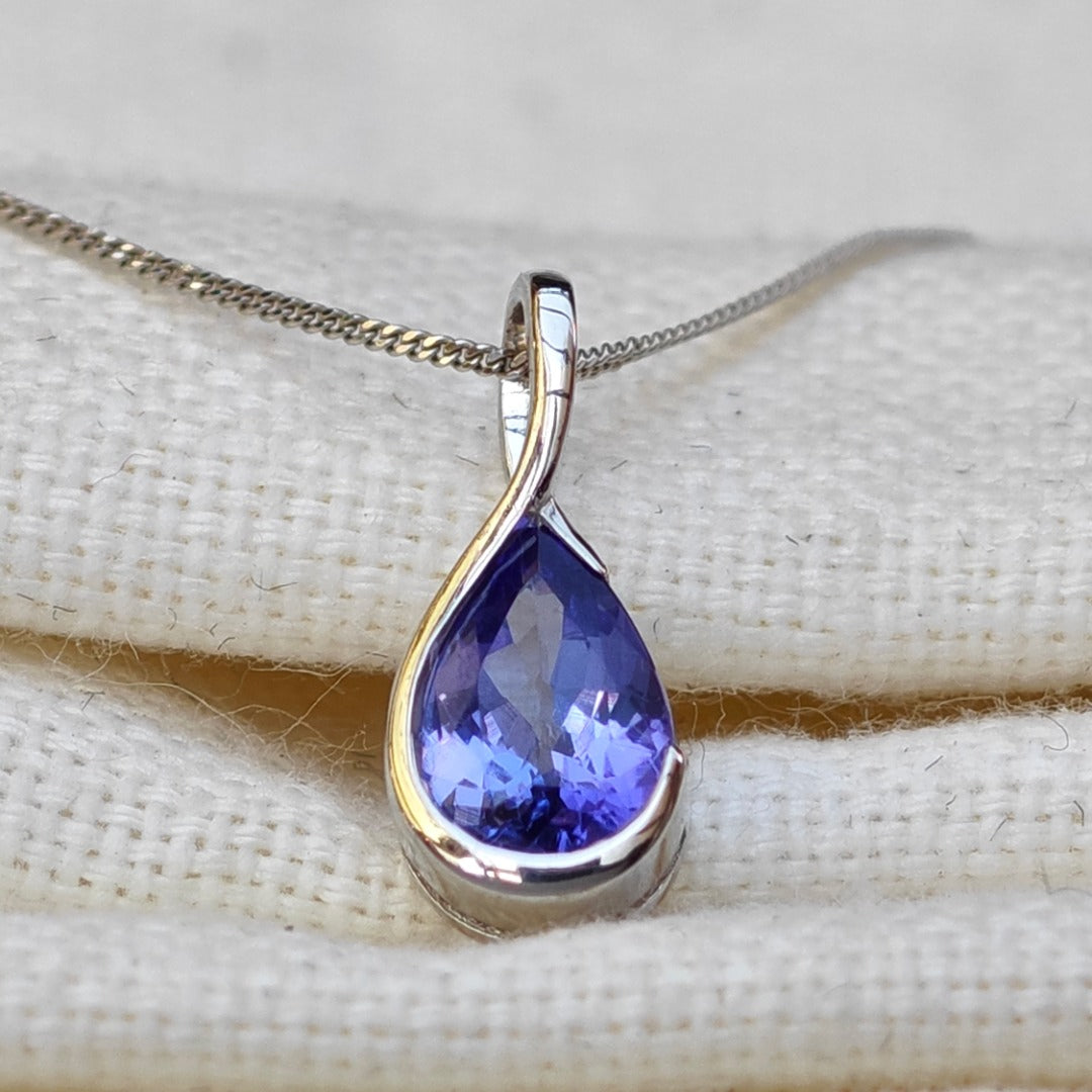 9ct White Gold Tanzanite Necklace Infinity Loop Natural Blue Gemstone