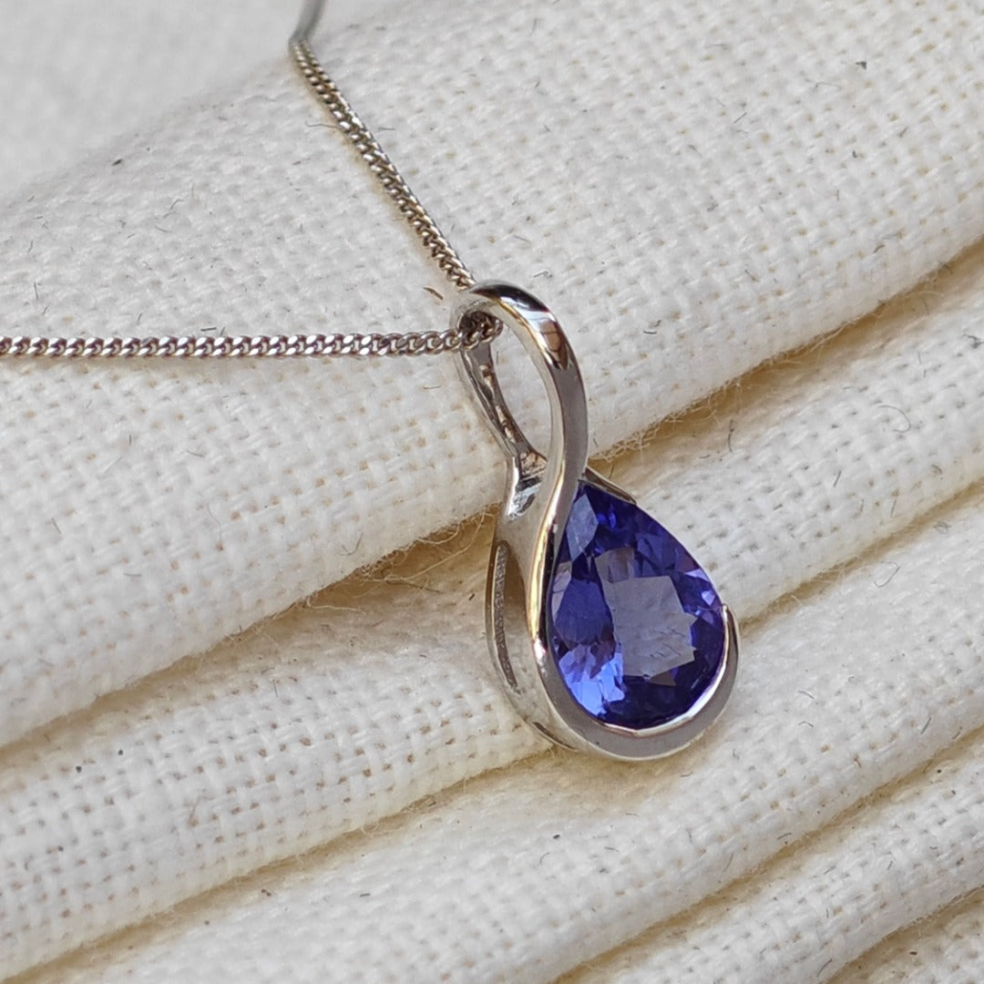 9ct White Gold Tanzanite Necklace Infinity Loop Natural Blue Gemstone