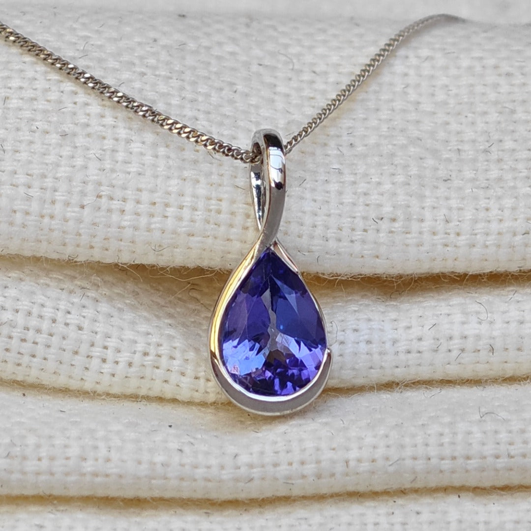 9ct White Gold Tanzanite Necklace Infinity Loop Natural Blue Gemstone