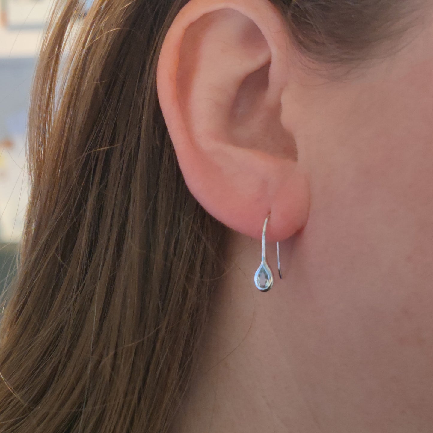 Aquamarine Rubover pear earring sterling silver model